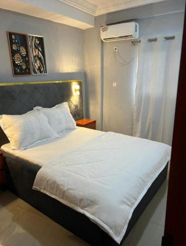Nandys lounge - image 16