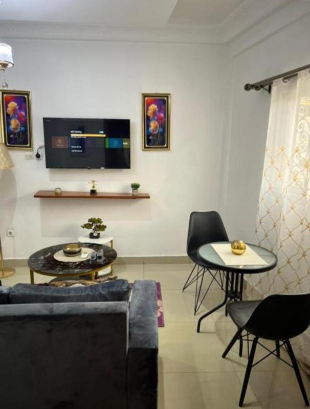 Nandys lounge - image 15