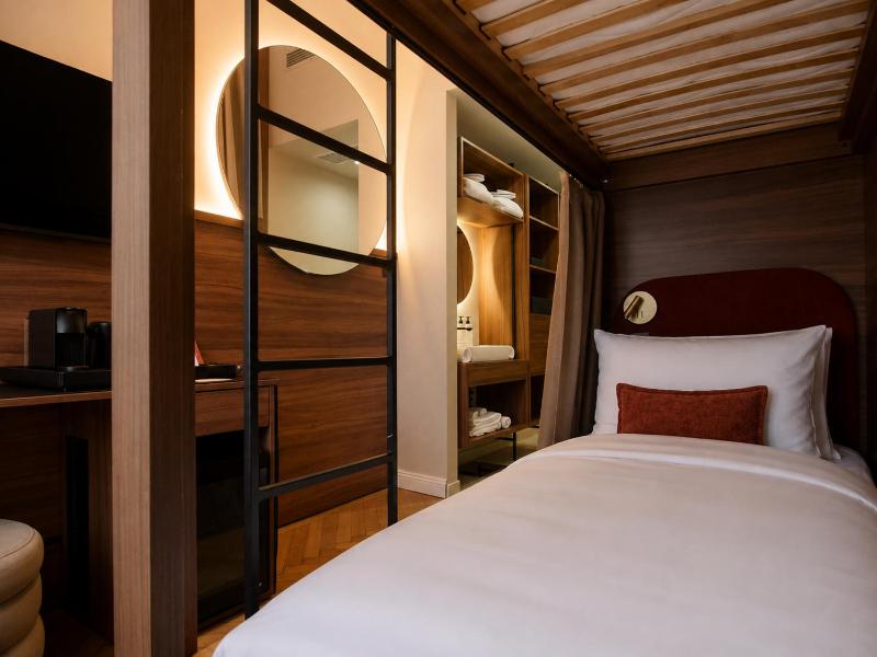 Carlton Boutique Hotel - NEW OPENING - image 8