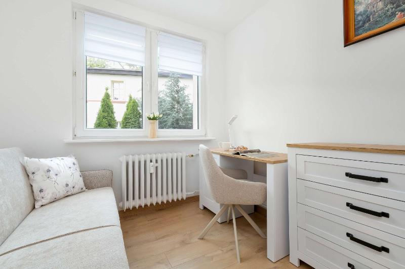 Cosy Apartment with a Balcony for 6 People in a Green Neighbourhood by Noclegi Renters - image 21