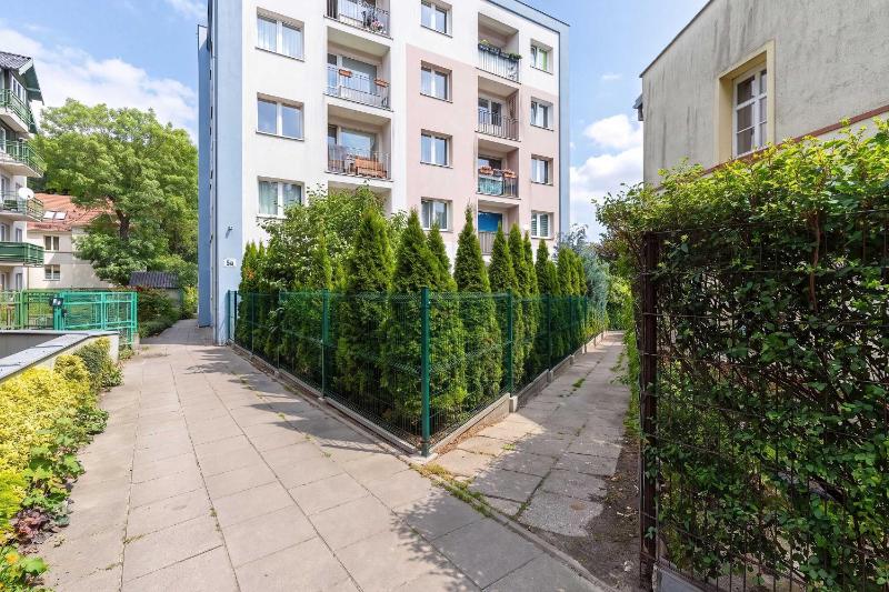 Cosy Apartment with a Balcony for 6 People in a Green Neighbourhood by Noclegi Renters - image 23