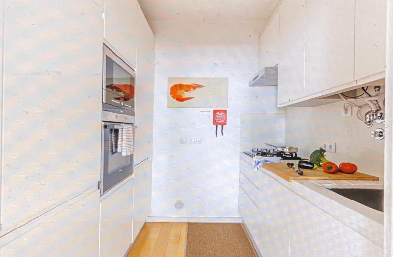 Spacious and Unique Apartment - image 16