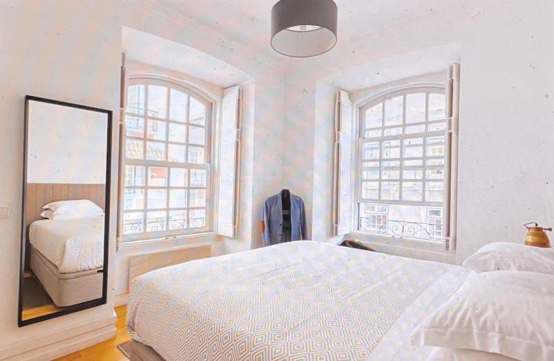 Spacious and Unique Apartment - image 2
