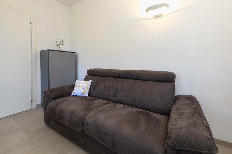 Hello Lake Apartment MGH - image 17