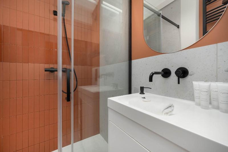Family Apartment in the City Centre with 2 Bedrooms by Noclegi Renters - image 20