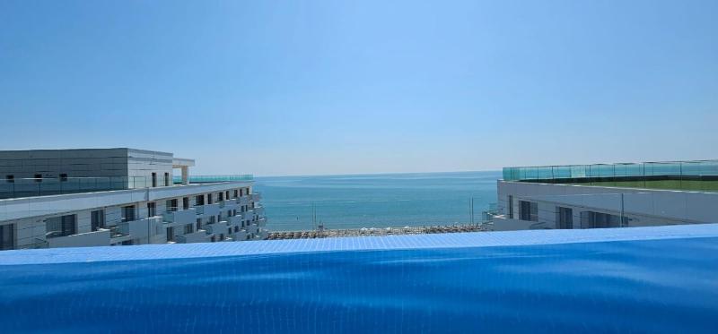 Infinity Pool Beach & Spa Resort Premium Apartment - Private Parking - image 44