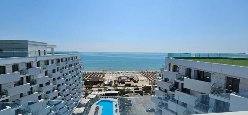 Infinity Pool Beach & Spa Resort Premium Apartment - Private Parking - image 49