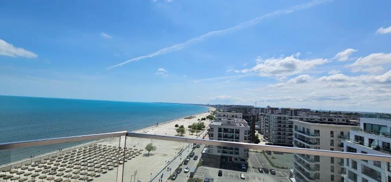 Infinity Pool Beach & Spa Resort Premium Apartment - Private Parking - image 9