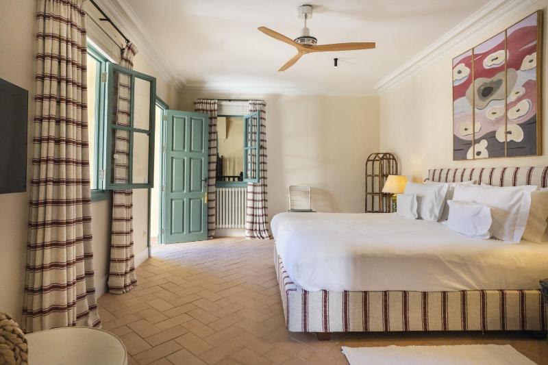 Mariana de Pineda by Home at Homes - image 15