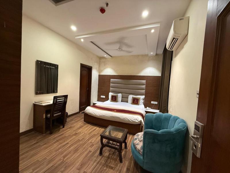 my divine hotel - image 9
