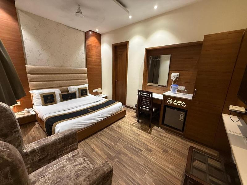 my divine hotel - image 11