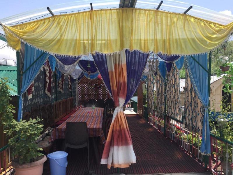 Homestay Jasmine Boathouse - image 2