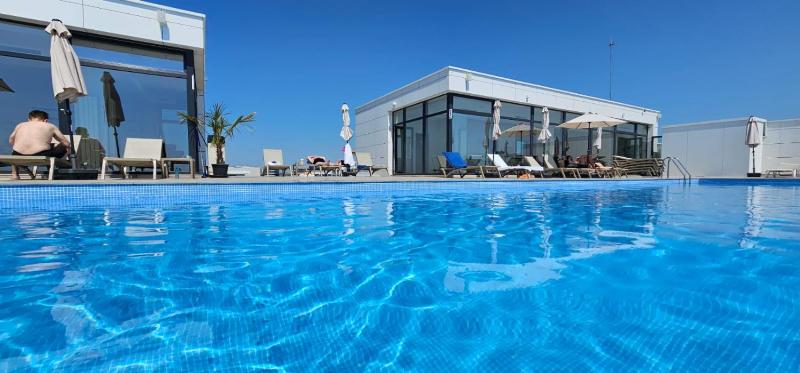 Infinity Roof Top Pool Beach & Spa Resort Apartments - image 37
