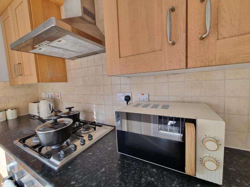 Heart of Portsmouth | Central 3-Bed Flat - image 30