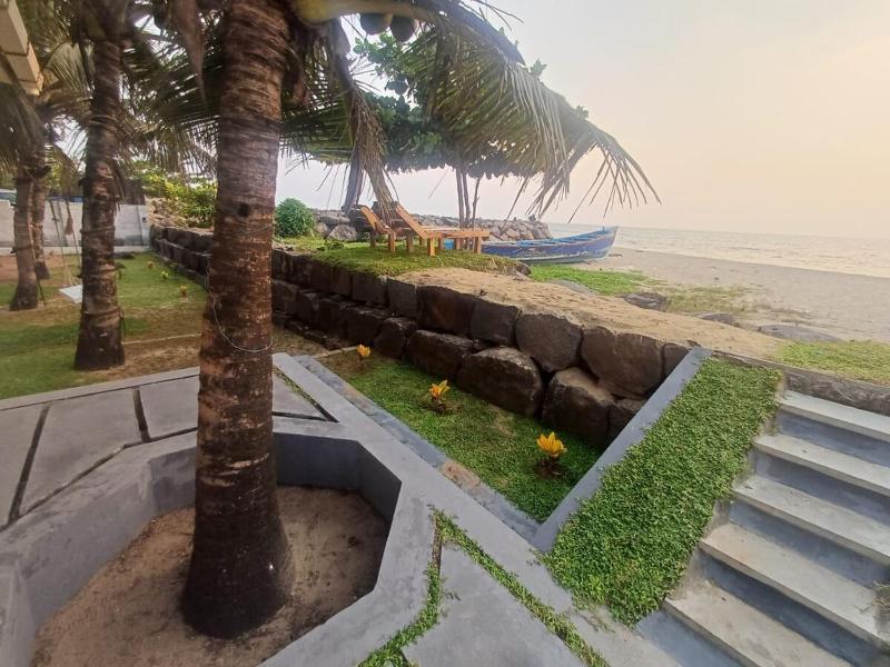 Beach House Pet-friendly beachfront 1bhk villa - image 20