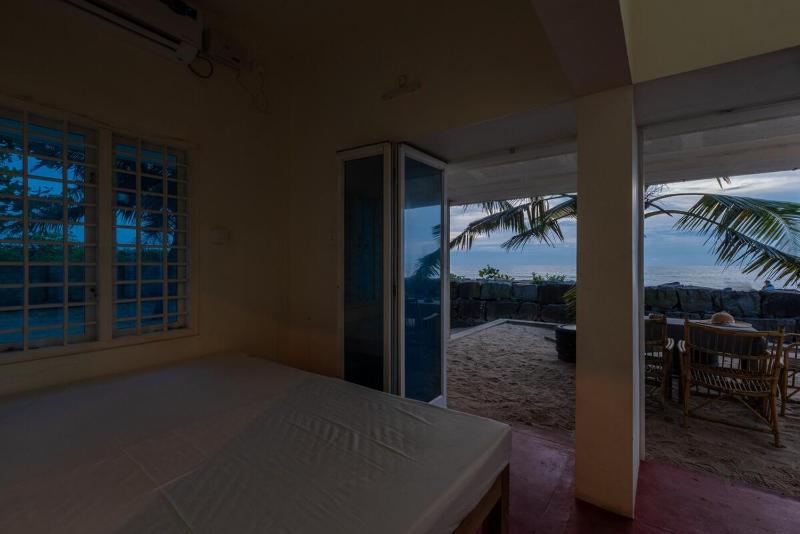Beach House Pet-friendly beachfront 1bhk villa - image 3