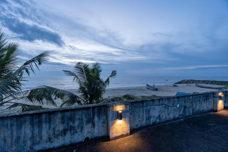 Beach House Pet-friendly beachfront 1bhk villa - image 15