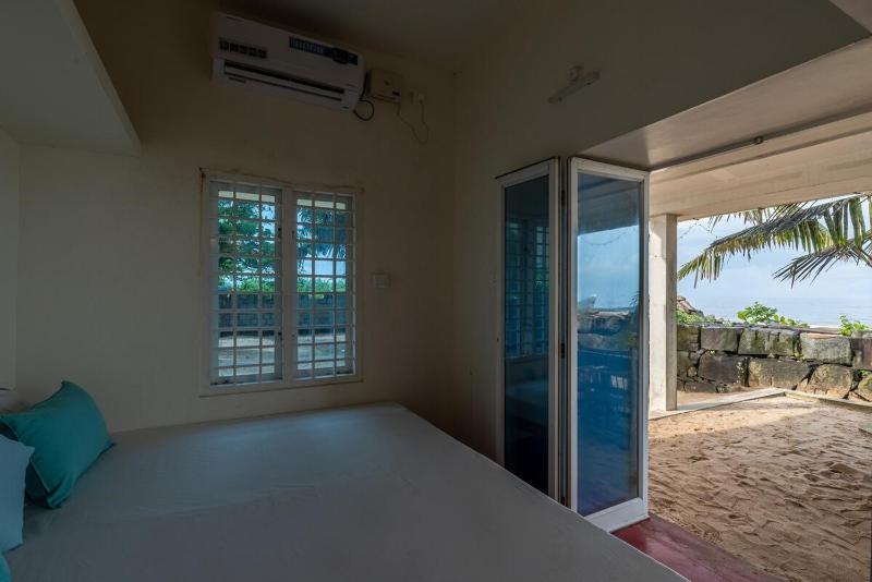 Beach House Pet-friendly beachfront 1bhk villa - image 32