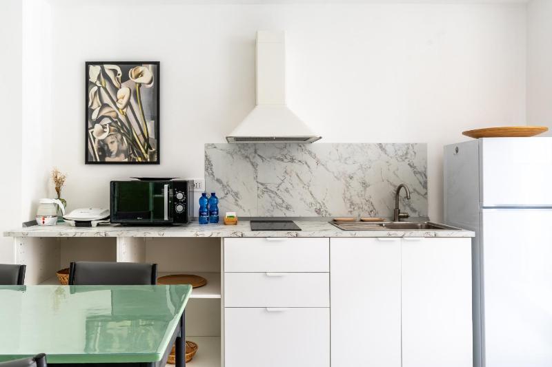 Dinologo Modern Flat by Wonderful Italy - image 15
