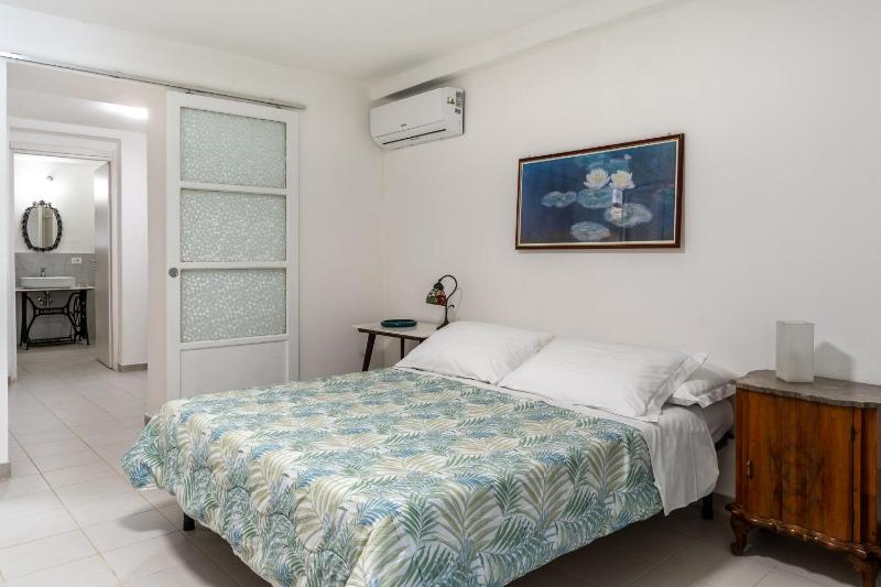 Dinologo Modern Flat by Wonderful Italy - image 16