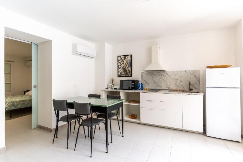 Dinologo Modern Flat by Wonderful Italy - image 8