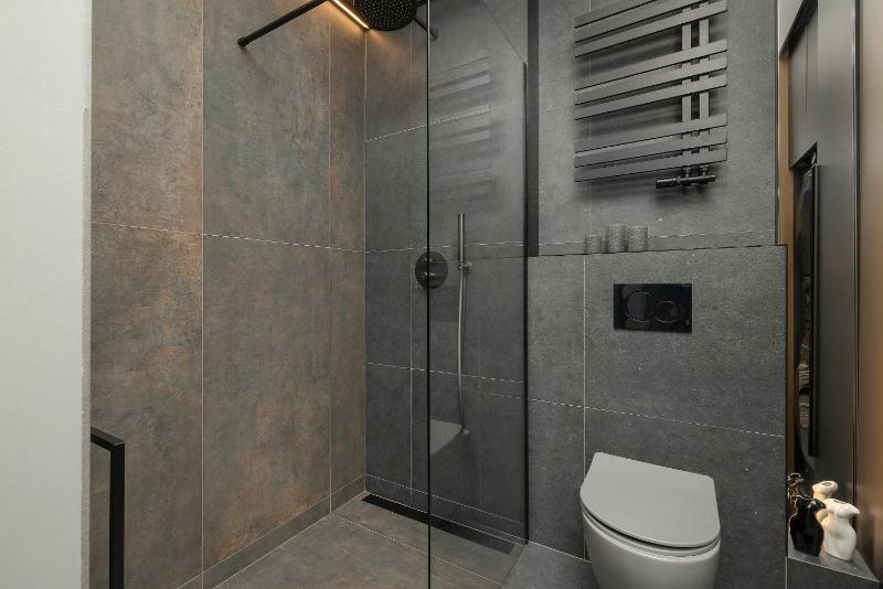 Nowoczesny Apartament z Miejscem do Pracy i Parkingiem Blisko Spodka by Noclegi Renters - image 25