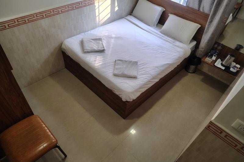 Hotel Raayara Bliss Koramangala - image 8