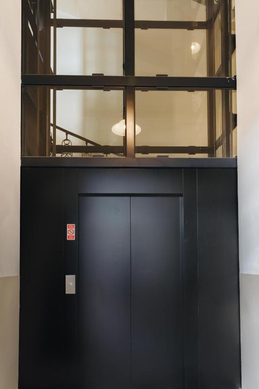Superior Apartment image 3