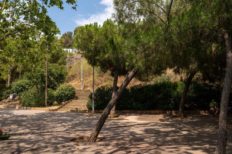 Bunkers del Carmel View Apartment with Balcony - image 12