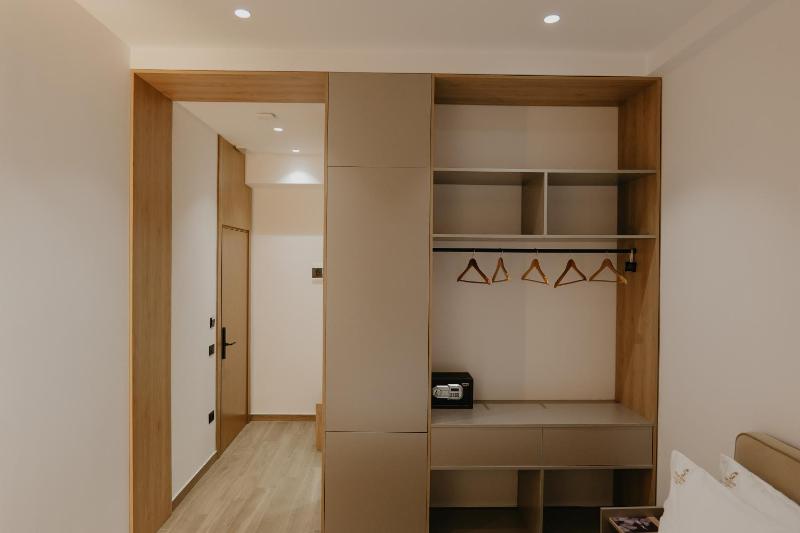 Golden Taulantia Suites & Rooms - image 6