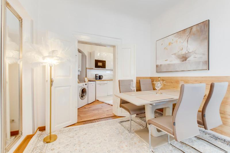 Charles Bridge Royal Apartment - image 2