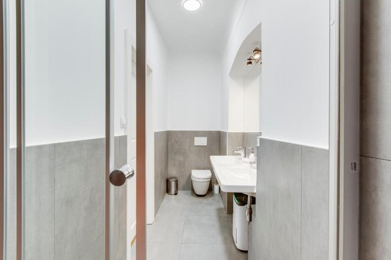 Charles Bridge Royal Apartment - image 16
