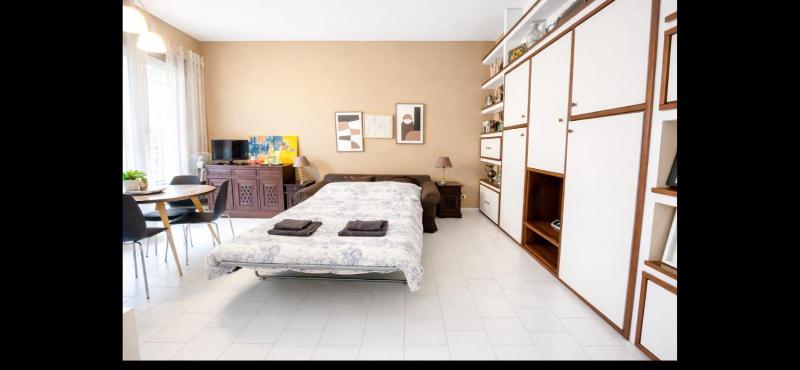 Camerana - image 1
