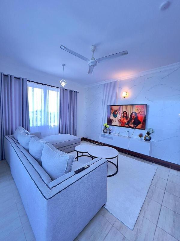 Nyla Executive Apartment - image 3