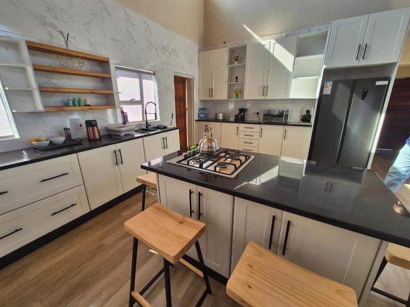 Tranquil 3-Bed Home Arlington Estate - image 8