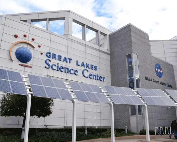 Modern Retreat wit Pickleball Sauna Hot Tub - image 31