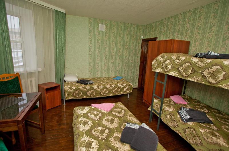 Family Room image 3