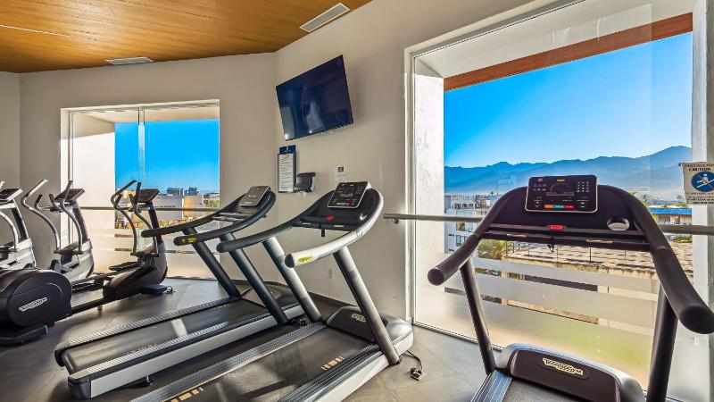 Panoramic Oceanview 4BR Penthouse with Private Hot Tub - image 10