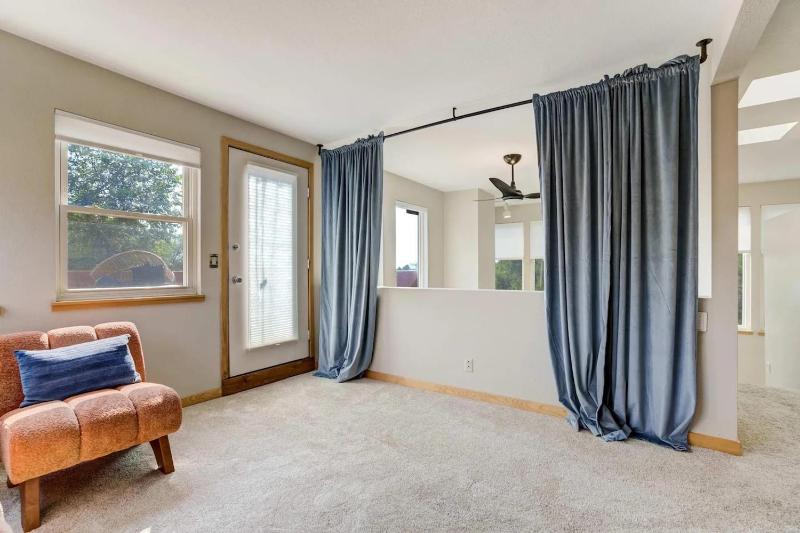 Broadmoor Retreat with Hot Tub and a Fire Pit - image 42