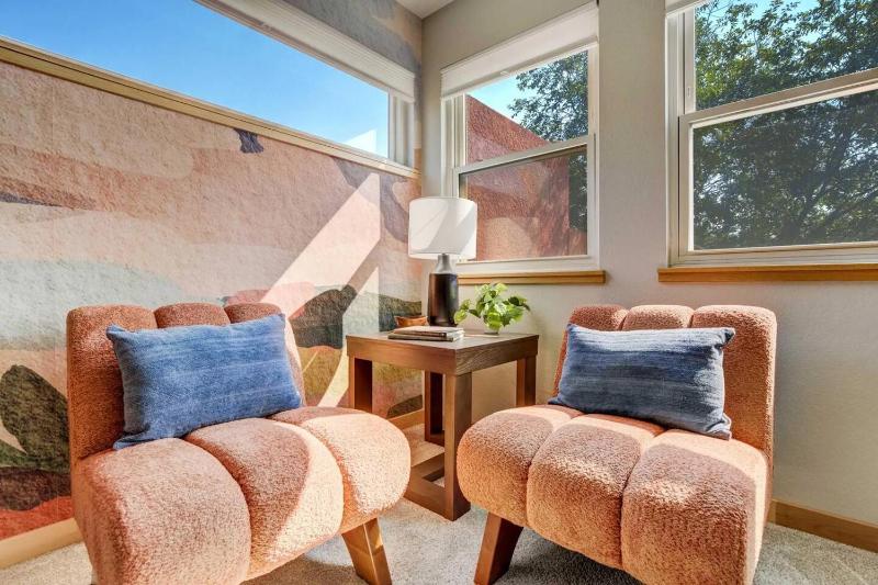 Broadmoor Retreat with Hot Tub and a Fire Pit - image 24