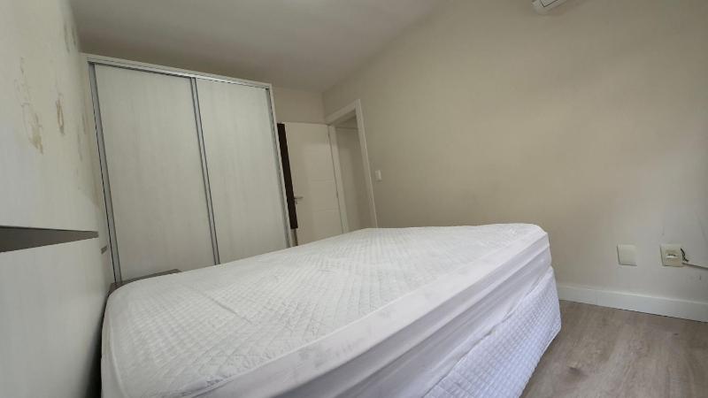 Beachfront Apartment in Meia Praia - image 24