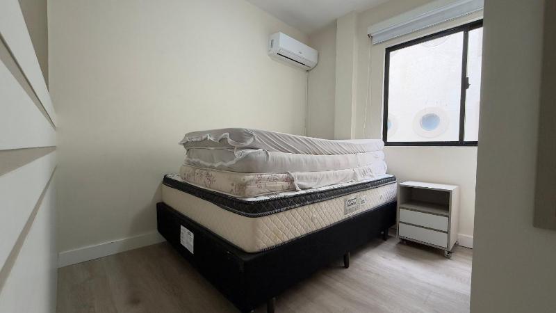 Beachfront Apartment in Meia Praia - image 11