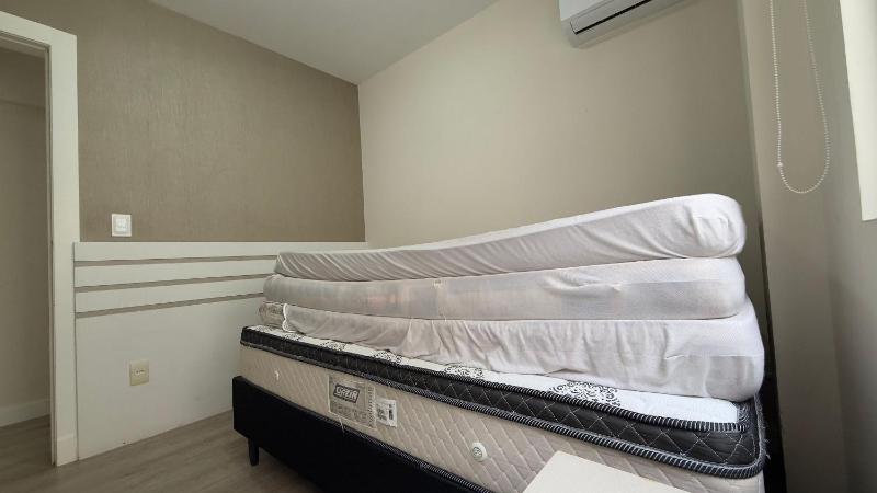 Beachfront Apartment in Meia Praia - image 10