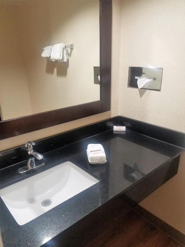 Red Roof Inn & Suites Houston - Hobby Airport - image 50