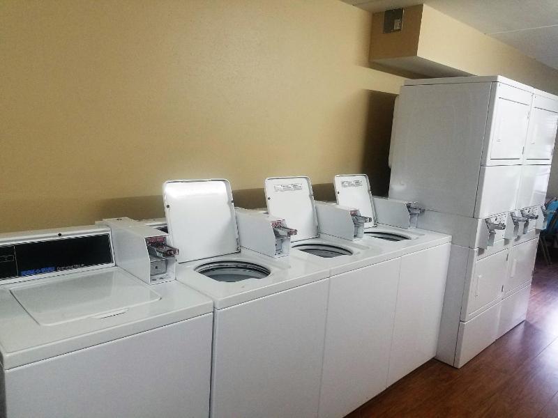 Red Roof Inn & Suites Houston - Hobby Airport - image 43