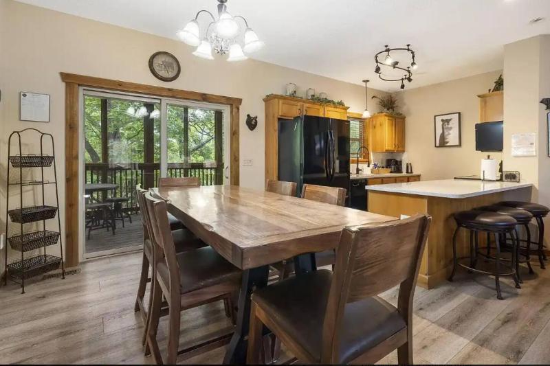 3 min to SDC! 8 Beds6 Bath Game Room NO STEPS - image 40