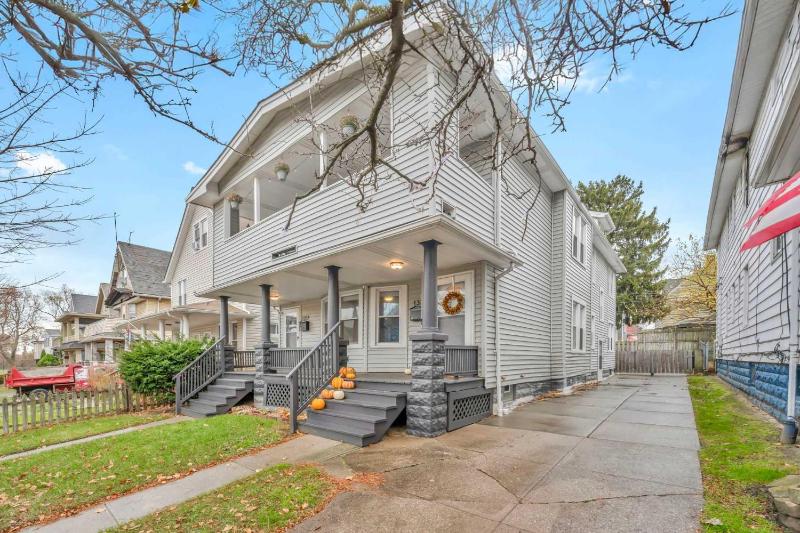 Cleveland Hideaway Near Beach & Restaurants - image 1