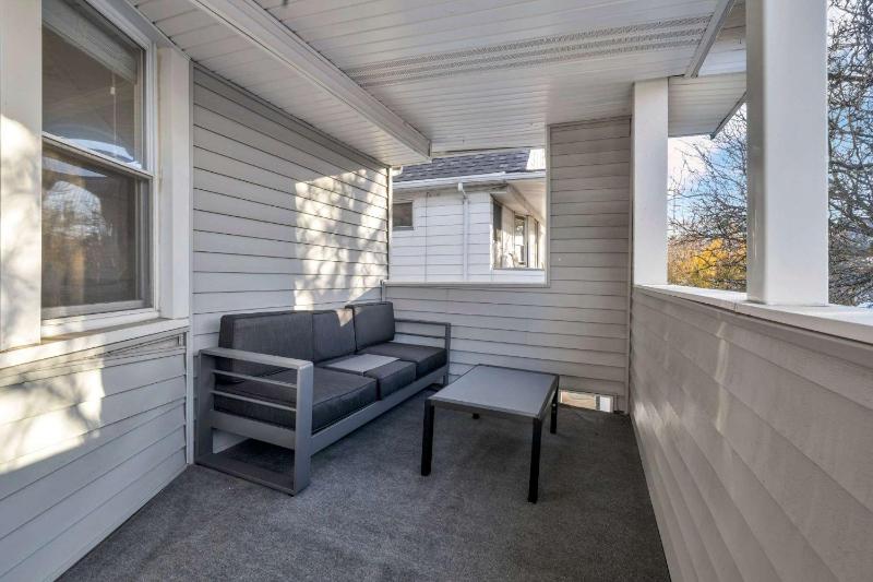 Cleveland Hideaway Near Beach & Restaurants - image 31