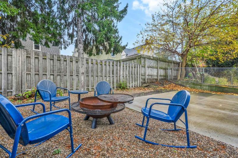 Cleveland Hideaway Near Beach & Restaurants - image 3