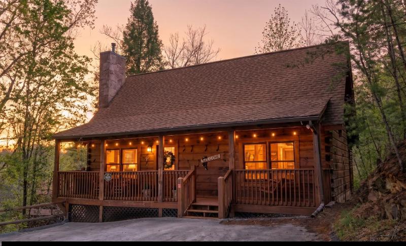 Pigeon Forge Cabin with Private Hot Tub Arcade Game RoomMinutes from Dollywood - image 1